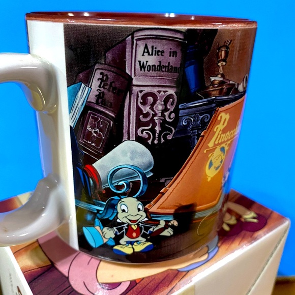 WALT DISNEY’S CLASSIC PINOCCHIO VTG 90’s NWT DISNEY STORE EXCLUSIVE CERAMIC MUG - Picture 9 of 15
